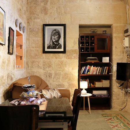5 Minute Walk From Malta Airport Vila Gudja Exterior foto