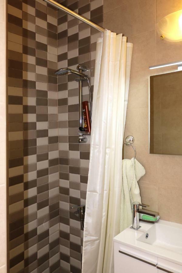 5 Minute Walk From Malta Airport Vila Gudja Exterior foto