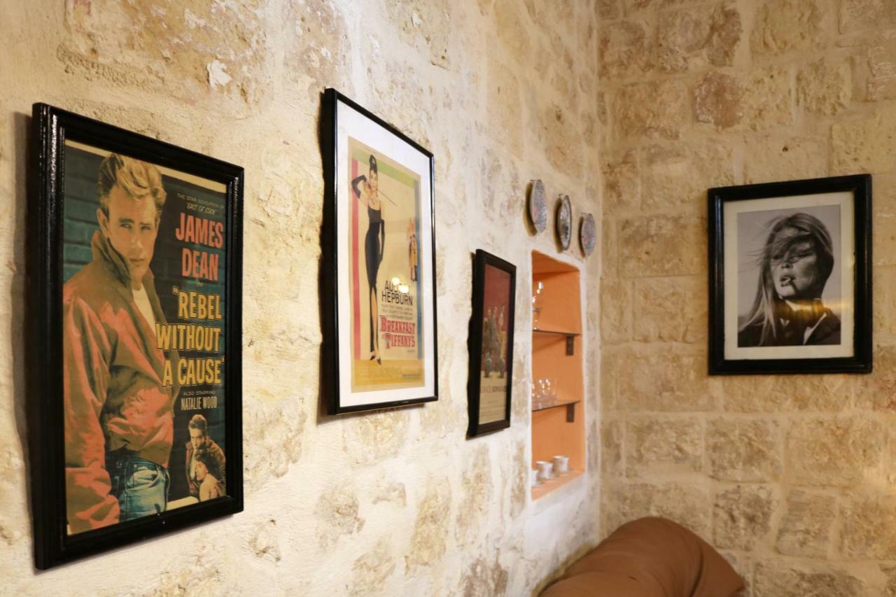5 Minute Walk From Malta Airport Vila Gudja Exterior foto