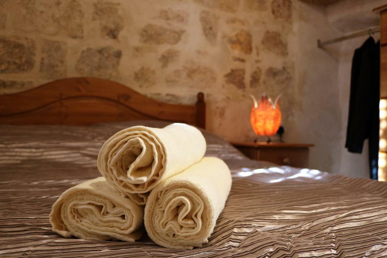 5 Minute Walk From Malta Airport Vila Gudja Exterior foto